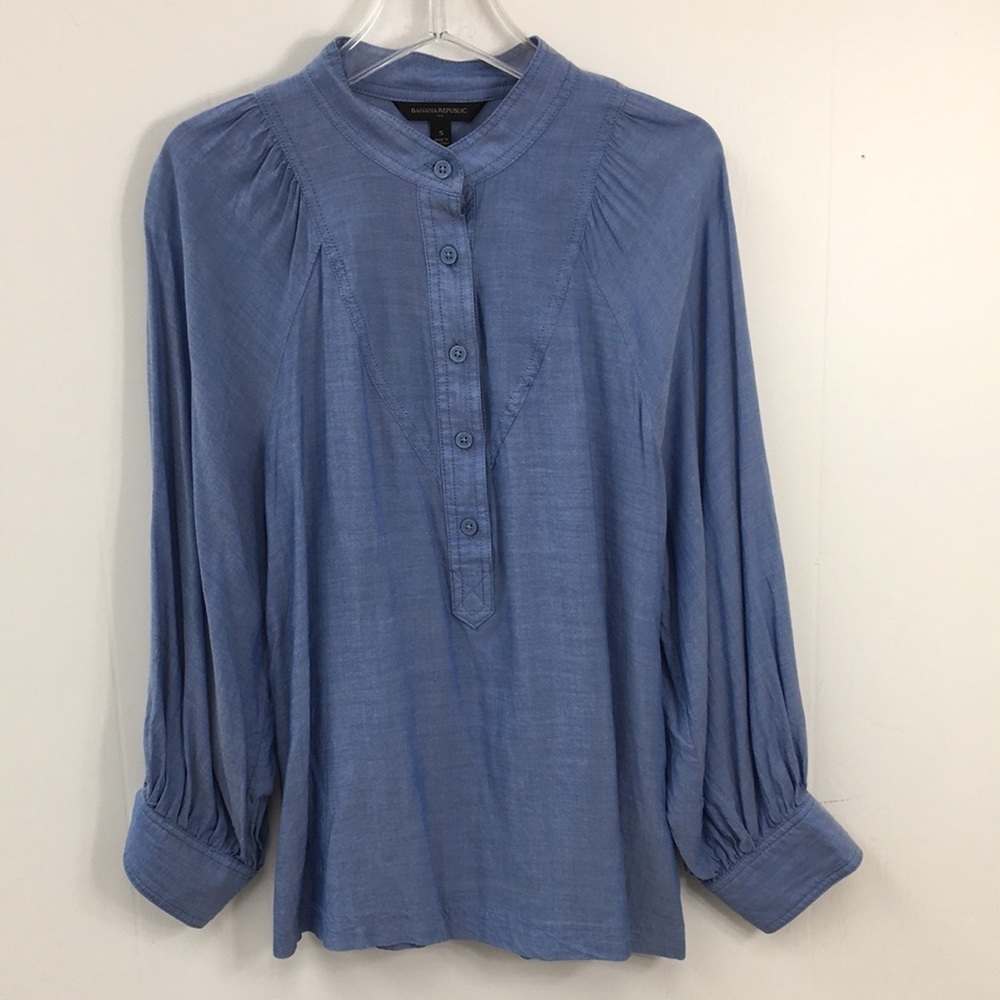 Banana Republic Women's Chambray 1/2 Button Blouse Size S EXCELLENT Condition